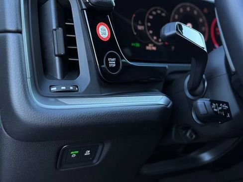 Certified 2025 Porsche Cayenne image 30