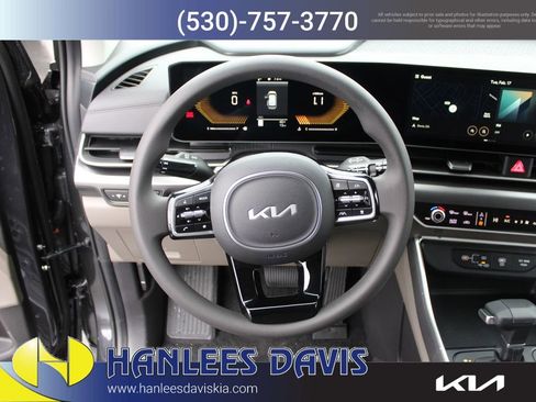 New 2026 Kia Carnival LX FWD image 15