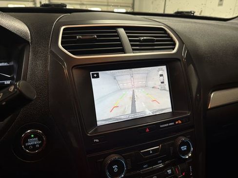 Used 2018 Ford Explorer XLT w/ Equipment Group 202A image 28