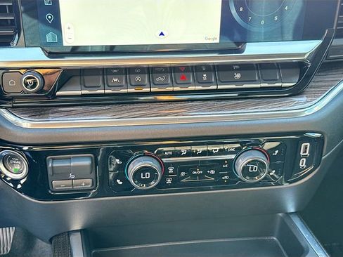 Used 2024 Chevrolet Silverado 1500 LT image 16