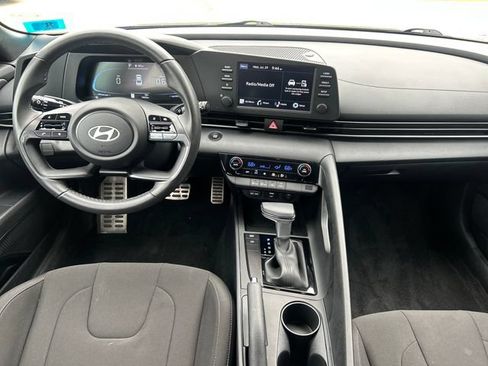 Certified 2025 Hyundai Elantra Sport FWD image 18