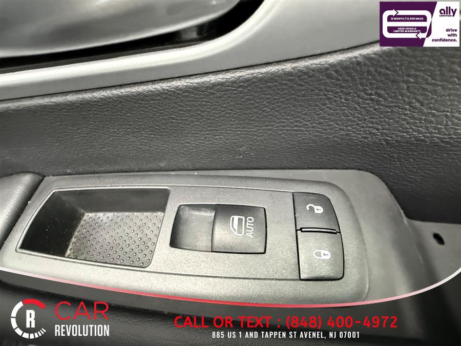 Used 2024 Chrysler Pacifica Limited FWD image 41