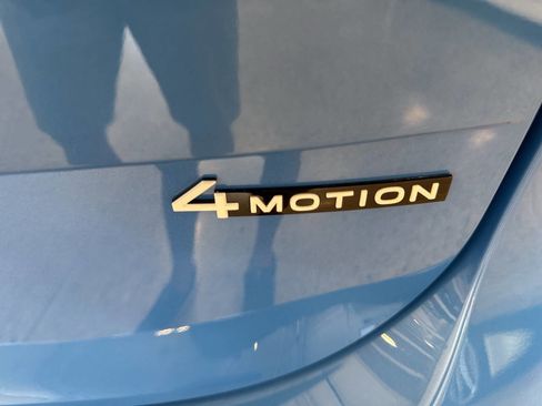 Used 2025 Volkswagen ID. Buzz 1st Edition image 42