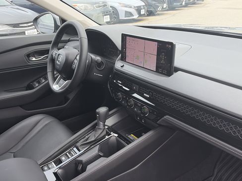 Used 2025 Honda Accord Touring image 10