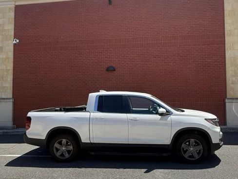 Used 2023 Honda Ridgeline RTL image 2