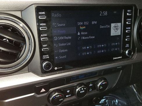 Used 2021 Toyota Tacoma SR5 RWD image 17
