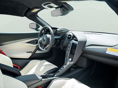 New 2026 McLaren 750S RWD image 47