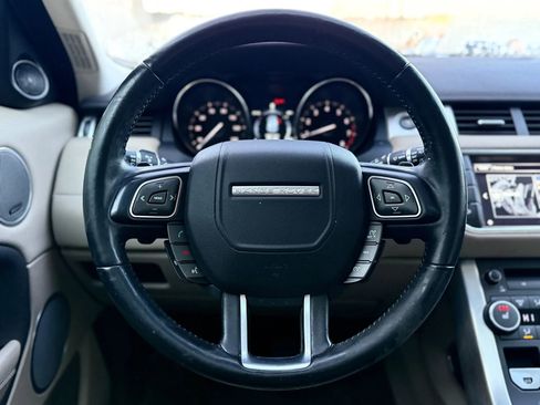 Used 2016 Land Rover Range Rover Evoque SE image 25