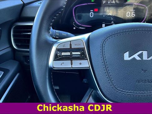 Used 2025 Kia Telluride S image 11