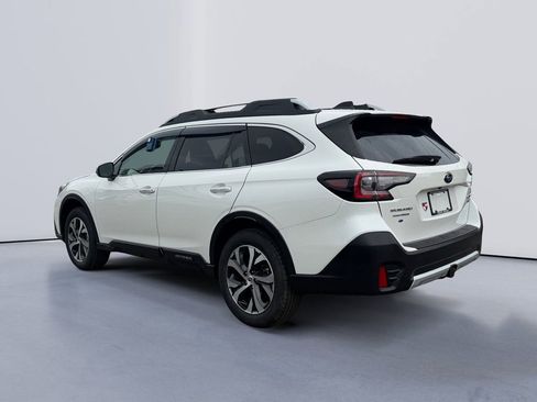 Used 2021 Subaru Outback Touring AWD/4WD image 5