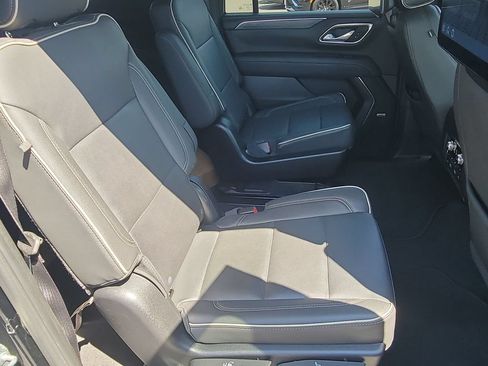 Used 2024 GMC Yukon XL SLT w/ SLT Luxury Package AWD/4WD image 27