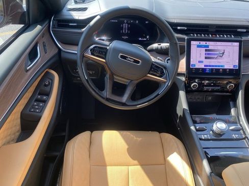 New 2025 Jeep Grand Cherokee Summit image 39