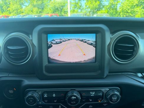 Used 2023 Jeep Wrangler Unlimited w/ Cold Weather Group AWD/4WD image 18