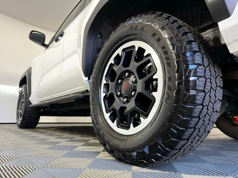 Certified 2025 Toyota 4Runner TRD Off-Road image 26