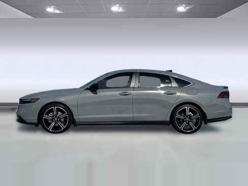 Used 2024 Honda Accord Sport image 2