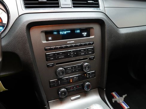 Used 2010 Ford Mustang GT image 58