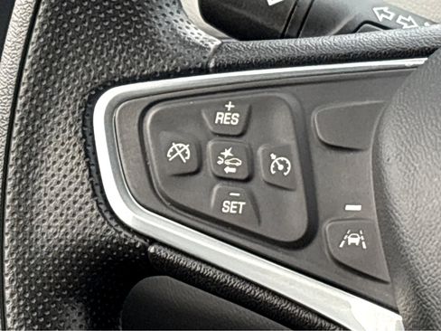 Used 2022 Chevrolet Equinox LS w/ LS Convenience Package image 12