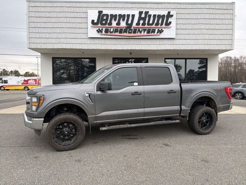 Used 2023 Ford F150 XLT image 1