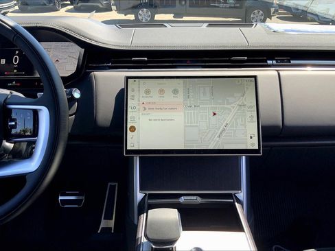 New 2025 Land Rover Range Rover SE image 7