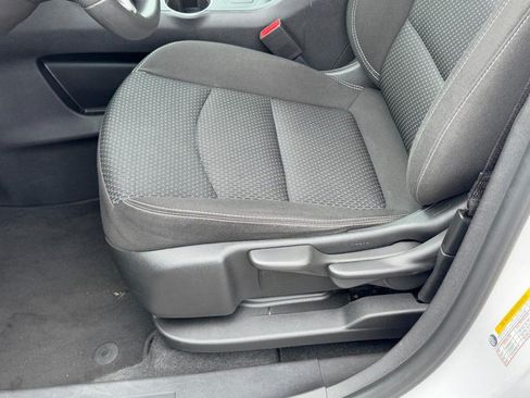 Used 2024 GMC Terrain SLE FWD image 24