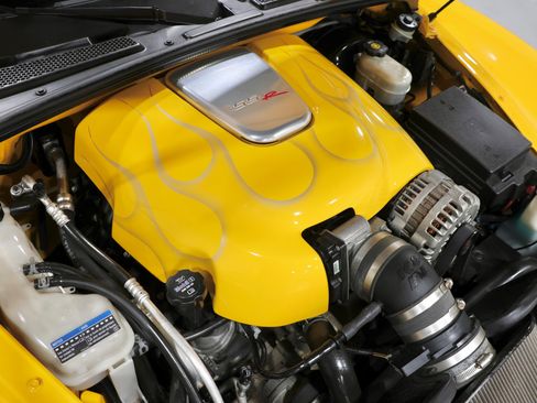 Used 2005 Chevrolet SSR w/ Preferred Equipment Group image 22