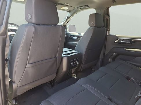 New 2026 Chevrolet Suburban LS image 15