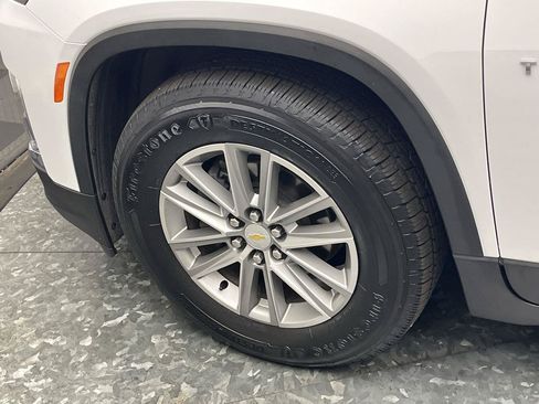 Used 2023 Chevrolet Traverse LT AWD/4WD image 34