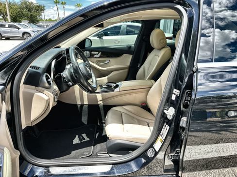 Used 2015 Mercedes-Benz C 300 Sedan image 2