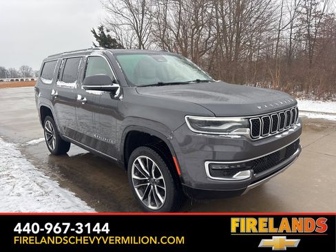 Used 2022 Jeep Wagoneer Series III w/ Premium Group I image 11