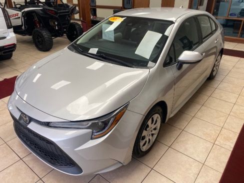 Used 2021 Toyota Corolla LE FWD image 1