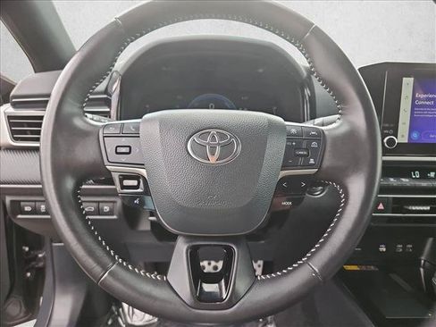 Used 2025 Toyota Camry SE FWD image 13