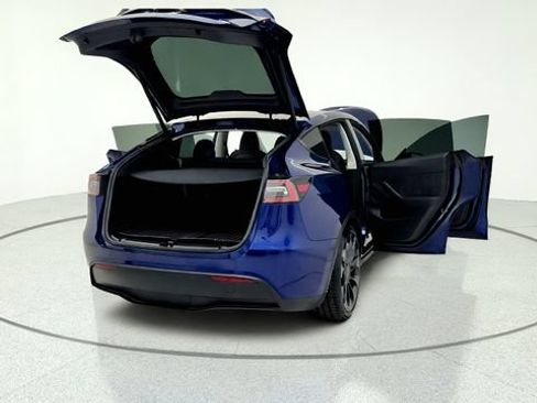 Used 2023 Tesla Model Y Performance AWD/4WD image 18