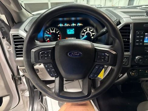 Used 2016 Ford F150 XLT AWD/4WD image 11