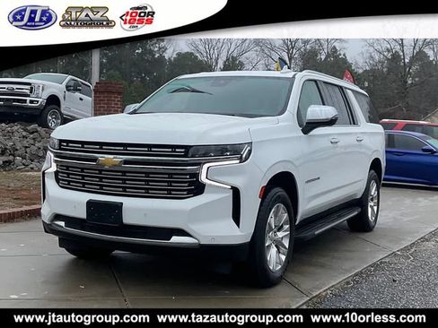 Used 2023 Chevrolet Suburban Premier AWD/4WD image 3