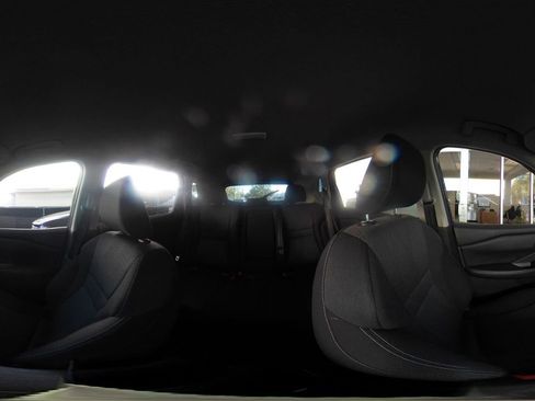 Used 2025 Nissan Rogue SV image 44