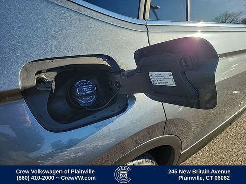 Used 2019 Volkswagen Tiguan SE image 32