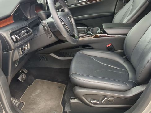 Used 2022 Lincoln Nautilus Reserve w/ Luxury Package image 11