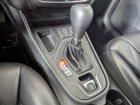 Used 2020 Jeep Cherokee Latitude Plus image 20