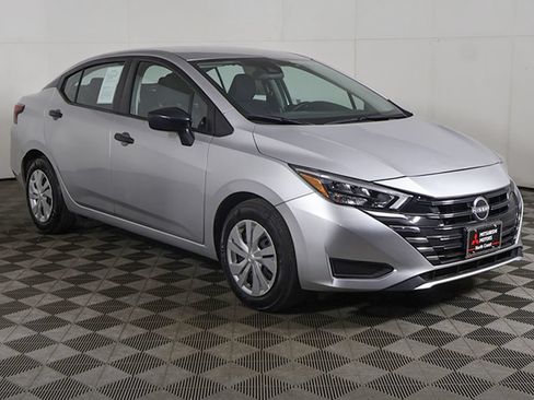 Used 2025 Nissan Versa S FWD image 2