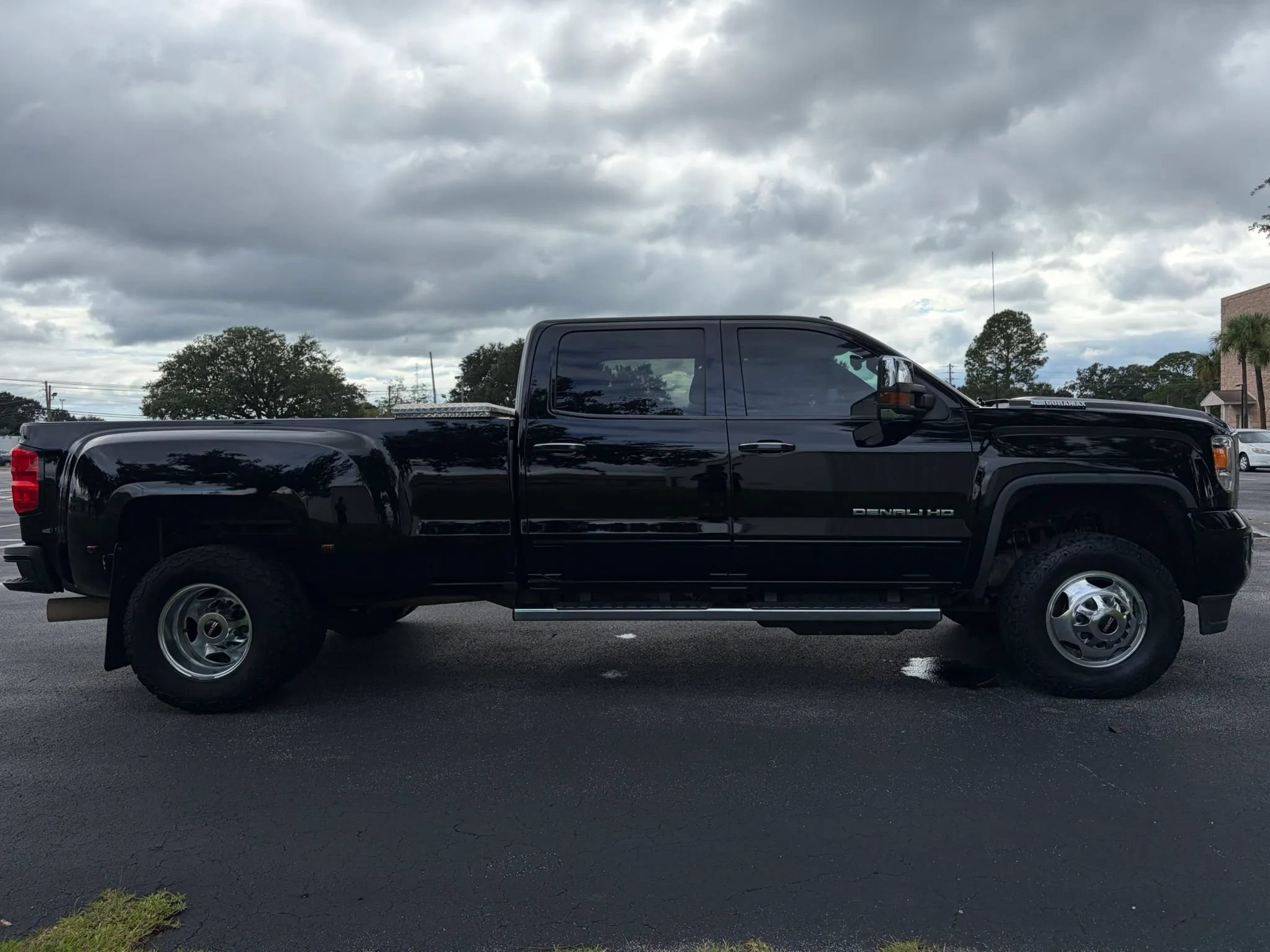 Used 2018 GMC Sierra 3500 Denali w/ Duramax Plus Package AWD/4WD image 8