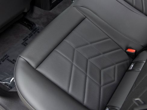 Used 2025 BMW i5 xDrive40 w/ Premium Package image 40