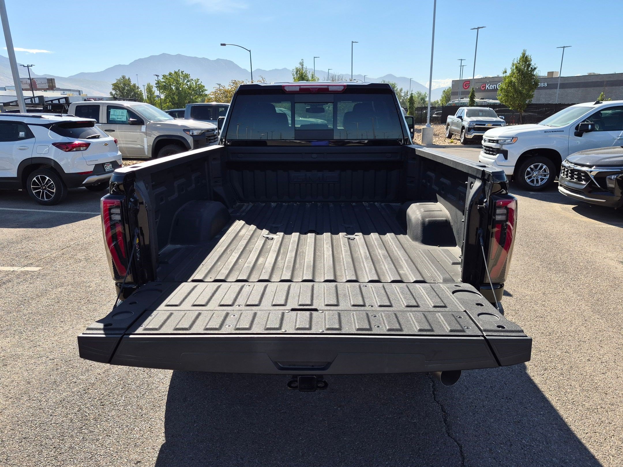 Used 2026 GMC Sierra 2500 AT4 AWD/4WD image 30