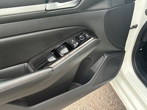 Used 2023 Nissan Altima 2.5 SV FWD image 17