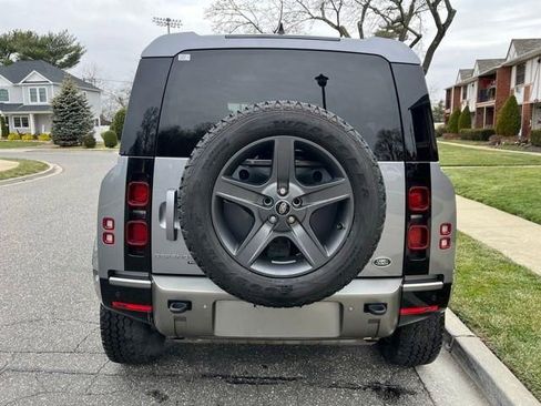 Used 2022 Land Rover Defender 110 X-Dynamic SE AWD/4WD image 6