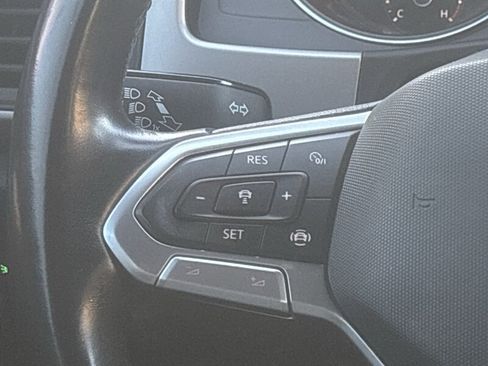 Used 2020 Volkswagen Atlas Cross Sport SE w/ Panoramic Sunroof Package image 29