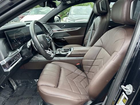Used 2023 BMW 760i xDrive w/ Parking Assistance Package AWD/4WD image 26