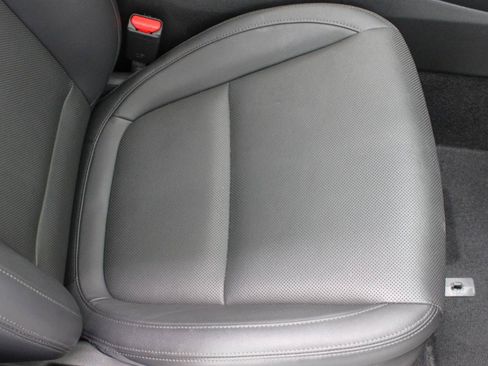 Used 2023 Hyundai Kona Limited AWD/4WD image 48