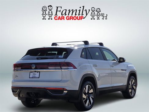 New 2026 Volkswagen Atlas Cross Sport SE image 4