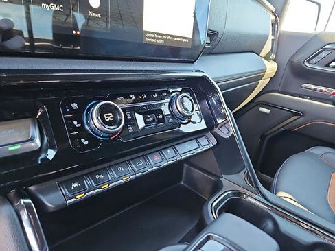 Used 2024 GMC Sierra 1500 AT4 w/ Technology Package image 20