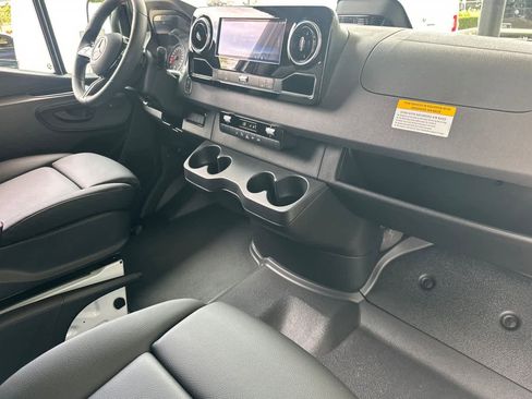 New 2025 Mercedes-Benz Sprinter 2500 image 14